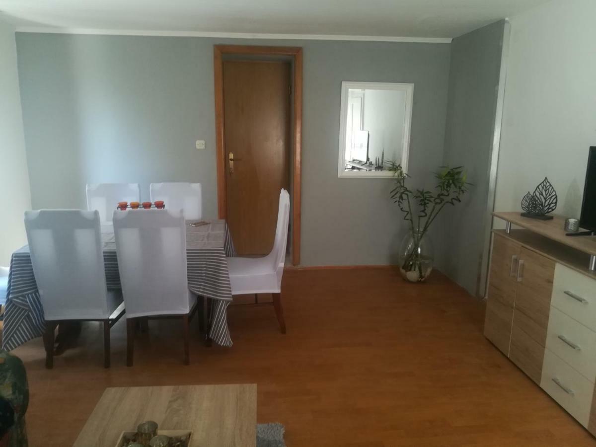 Apartment Milka Smoljanci Exterior foto