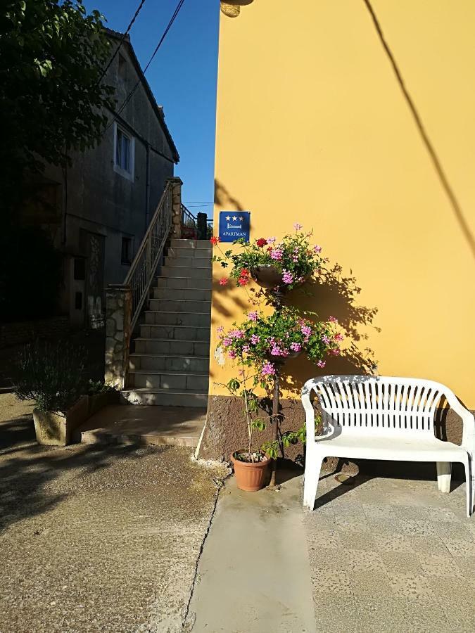 Apartment Milka Smoljanci Exterior foto